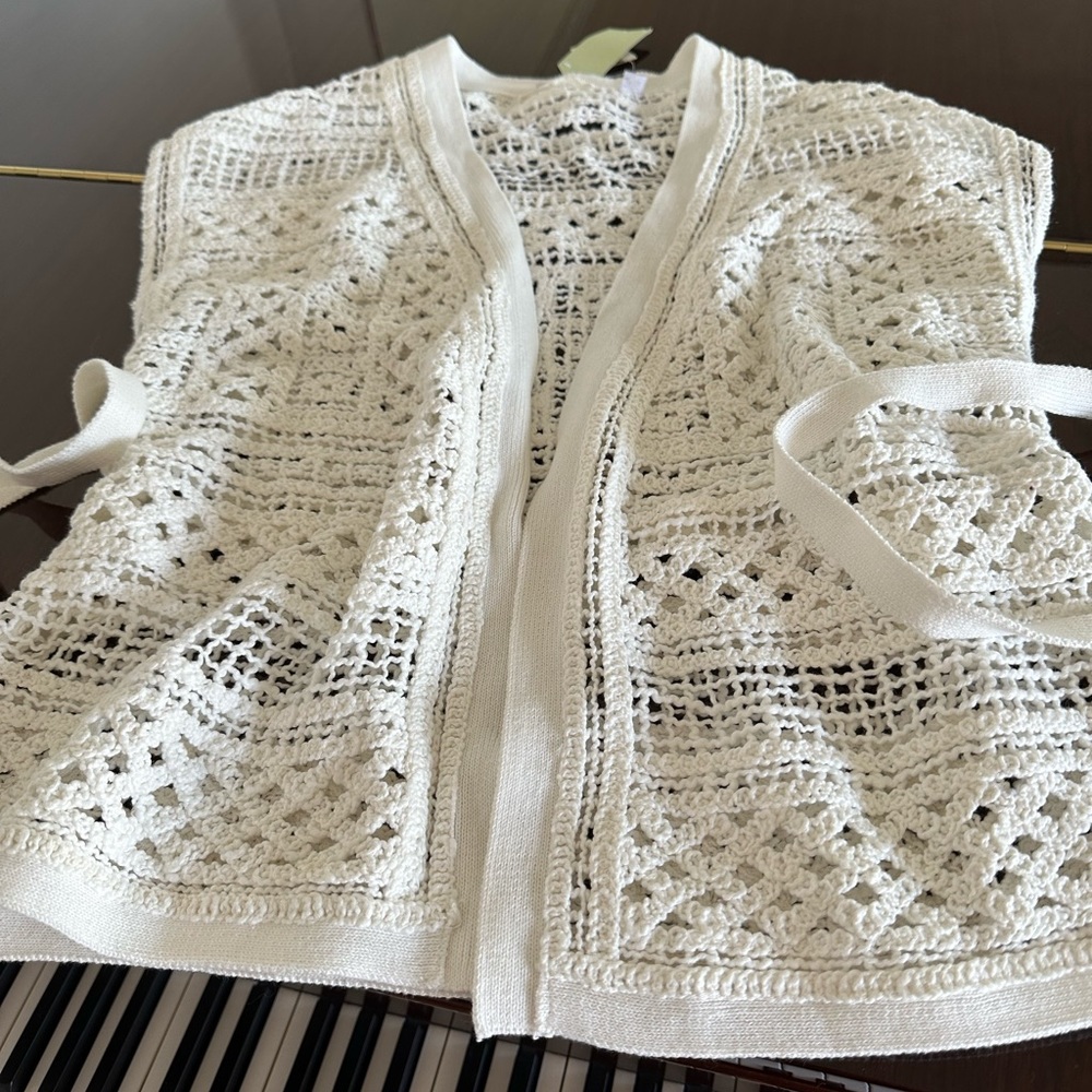 NWT Anthropologie knitted knotted vest white Size M cotton